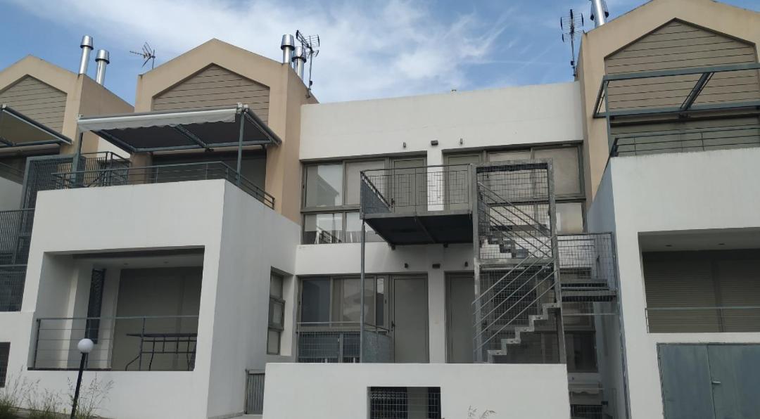 דירות מטהמורפוסי M.J.P. House מראה חיצוני תמונה